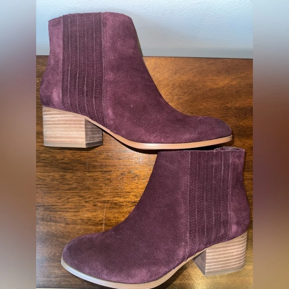 ALDO Ankle Booties‎ Plum Eggplant Purple Suede Size 7 NWOB